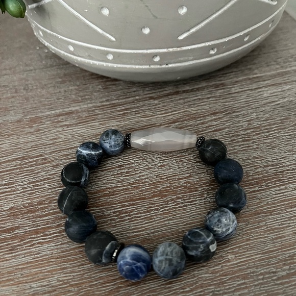 Marlyn Schiff Jewelry - Marlyn Schiff Elegant Blue and Gray Beaded Bracelet NWOT
